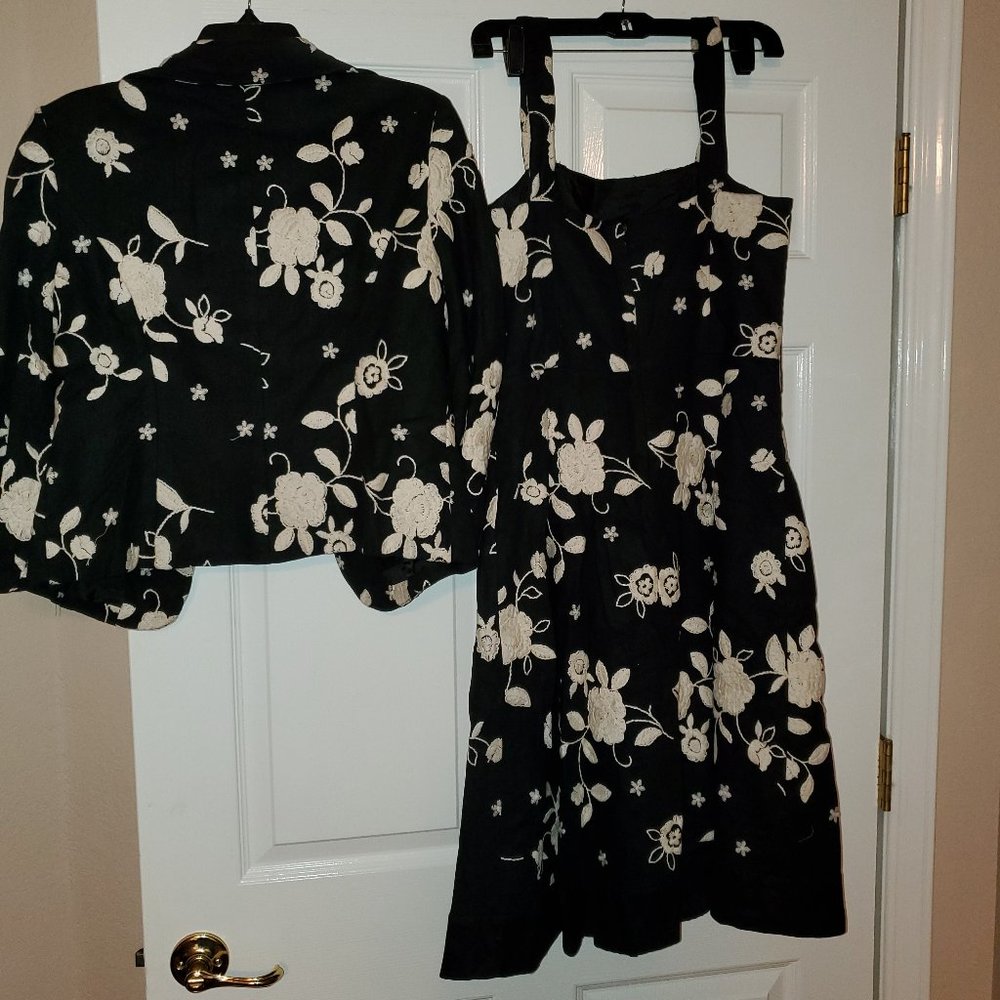 Sleeveless Embroidered Dress/Jacket